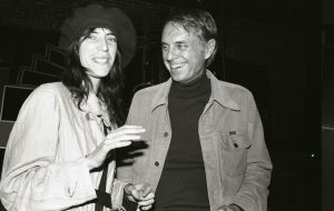 Patti Smith, John Zacherle 1977, NY.jpg